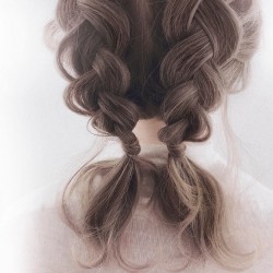 これぞモテヘア♡大きな編み込みが目を惹くとびっきりキュートなツインテール♪ ヘアアレンジ ミディアムヘア