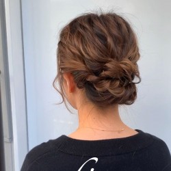 丸顔さん・ミディアムさん必見☆小顔効果抜群アップアレンジ　ヘアアレンジ　ミディアムヘア