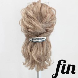 ねじってゴムで結ぶだけ!簡単にできるハーフアップアレンジ ヘアアレンジ ミディアムヘア