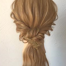 くるりんぱを応用して上級者見え!華やかなローポニアレンジ ヘアアレンジ ロングヘア