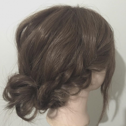 フィッシュボーンでどこから見ても可愛い♡大人なシニヨンアレンジ ヘアアレンジ ミディアムヘア