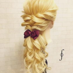 デートで惚れられること間違いなし♪結んで引き出すだけのポニテアレンジ ヘアアレンジ ロングヘア