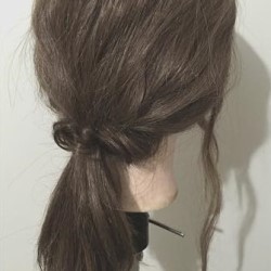 ひと手間加えてこなれ感アップ!簡単にできるローポニーアレンジ ヘアアレンジ ロングヘア
