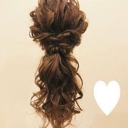 巻き髪が映える!!ボリューム感溢れるポニテアレンジ ヘアアレンジ ロングヘア