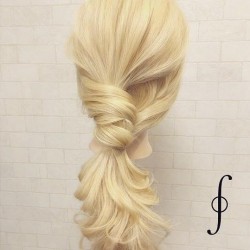 簡単ヘアアレンジ ロングヘア 忙しい朝に ヘアレシピ 頭美人 簡単ヘアアレンジ ロングヘア 忙しい朝に ヘアレシピ 頭美人