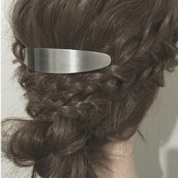 大人の女性に大変身!三つ編みで作るシニヨンアレンジ ヘアアレンジ ロングヘア