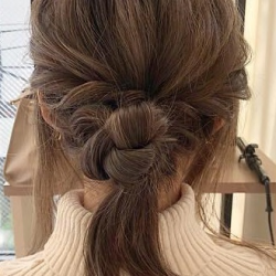 今すぐに真似したい!毛先がチャーミングなシニヨン風アレンジ ヘアアレンジ ロングヘア