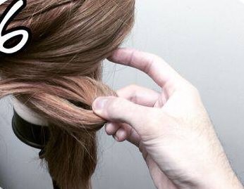 ゴム不要!ねじって留めるだけの個性的でラフなヘアアレンジ6