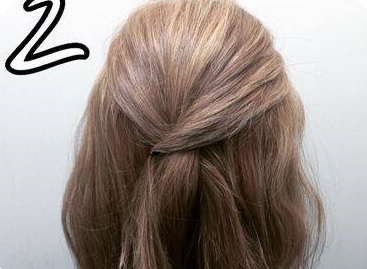 ゴム不要！ねじって留めるだけの個性的でラフなヘアアレンジ2