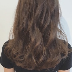 アレンジする時間が無い時に!簡単にできる外国人風のラフな巻き髪 ヘアアレンジ ロングヘア