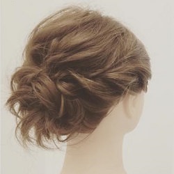 小顔効果バツグン!顔周りスッキリのミディアムアップヘアー☆ ヘアアレンジ ミディアムヘア