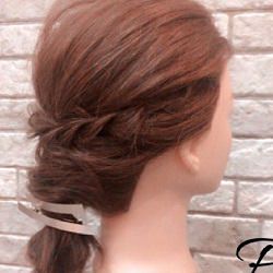 大人カワイイ女子になれる!オフィスでも使えるおしゃれなくるりんぱアレンジ ヘアアレンジ ミディアムヘア