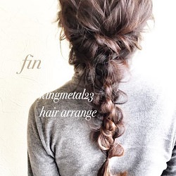 大きな三つ編みが可愛い♡長めのロングヘアの人におすすめの華やかな編み下ろしアレンジ　ヘアアレンジ　ロングヘア