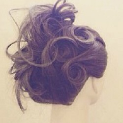 周りとかぶる心配なし!すっごいハンサムなモヒカン風アップスタイル ヘアアレンジ ミディアムヘア