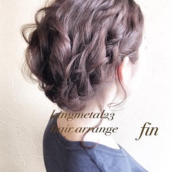 小顔効果もバッチリ!品良くまとまる可愛いアップアレンジ☆ ヘアアレンジ ロングヘア