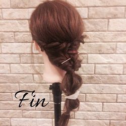 個性が光る!アクセサリーを活かしたローポニテアレンジ☆ ヘアアレンジ ロングヘア