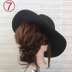 秋はハットスタイルが大活躍!帽子に似合うまとめ髪アレンジ☆ ヘアアレンジ ロングヘア