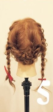 キメ過ぎないフェミニンヘアー☆アクセサリーが映えるまとめ髪アレンジ5