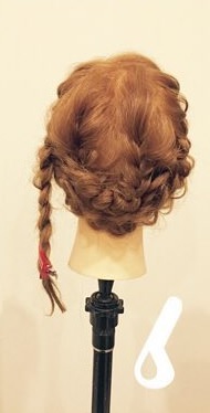 キメ過ぎないフェミニンヘアー☆アクセサリーが映えるまとめ髪アレンジ6