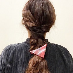 オフィスにもお出かけにも☆シーンを選ばない三つ編みダウンスタイル ヘアアレンジ ロングヘア