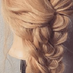 三つ編みとロープ編みを組み合わせるだけ!超シンプルなこなれアレンジ☆ ヘアアレンジ ロングヘア