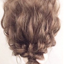 ラフだけどフェミニン☆平ロープで仕上げるローポニーアレンジ ヘアアレンジ ロングヘア