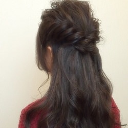 毛量が多い人におすすめ☆片編みで作る華やかハーフアップ♪ ヘアアレンジ ロングヘア
