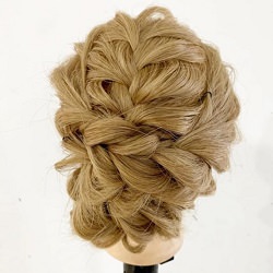 ドレスコードにはコレ!編み込みが映える上品なアップアレンジ♪ ヘアアレンジ ロングヘア