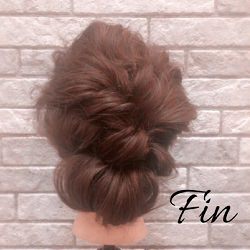 ボリュームが出ずらい方でも安心!お呼ばれにピッタリのボリュームまとめ髪 ヘアアレンジ ロングヘア