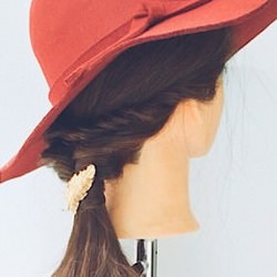 ハットスタイルにピッタリ♡くるりんぱでおしゃれなローポニテ! ヘアアレンジ ロングヘア