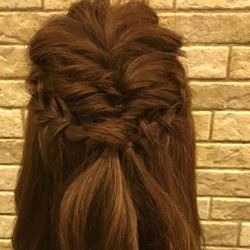 三つ編みがアクセント☆ふわっと華やかなハーフアップアレンジ ヘアアレンジ ロングヘア