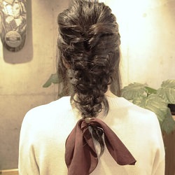 定番のアレンジテクニックの応用☆ボリュームがあるダウンヘア ヘアアレンジ ロングヘア