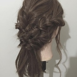 結婚式でも女子会でも♪いろんなシーンで使える万能ヘア☆ ヘアアレンジ ミディアムヘア
