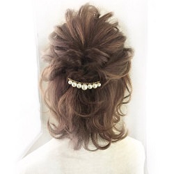 後ろ姿までカワイイ♡小顔も狙えるミディアムハーフアップアレンジ♪ ヘアアレンジ ミディアムヘア