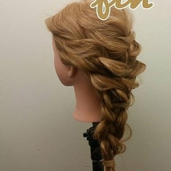お呼ばれの時に☆三つ編みで作る華やかなダウンスタイル　ヘアアレンジ　ロングヘア