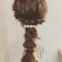 特別な日にアッと驚かせられるダウンアレンジ♪　ヘアアレンジ　ロングヘア