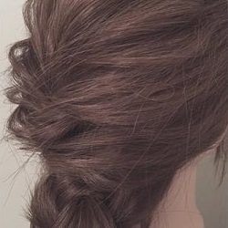 上品だけどふわっと可愛い♡お呼ばれの時に活躍する大人シニヨン ヘアアレンジ ロングヘア