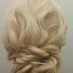 ちょっと個性的に!ロープ編みで作るまとめ髪 ヘアアレンジ ロングヘア