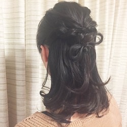 定番ハーフアップにアクセント☆周りと差がつくハーフアップアレンジ! ヘアアレンジ ミディアムヘア