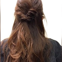 いつものハーフアップにくるりんぱをプラス☆変型くるりんぱのハーフアップアレンジ ヘアアレンジ ロングヘア