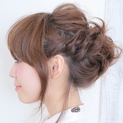 アップスタイルは三つ編みで☆簡単愛されアレンジ ヘアアレンジ ロングヘア