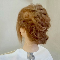 華やかな場所にはこれでキマリ!編み込みでつくる上品なアップスタイル☆ ヘアアレンジ ロングヘア