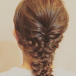 いつものフィッシュボーンがボリュームUP！ふわっと可愛い編みおろしアレンジ　ヘアアレンジ　ロングヘア