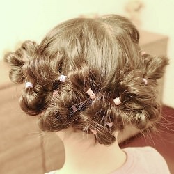 アレンジが苦手なママにおすすめ!お子様用の簡単玉ネギヘア♪ ヘアアレンジ 子供