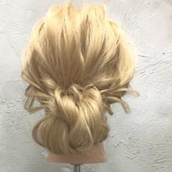 ヘアアレンジ初心者でも上手くまとまる!シニヨンアレンジ ヘアアレンジ ロングヘア