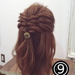 後姿もおしゃれに☆くるりんぱハーフアップアレンジ ヘアアレンジ ロングヘア