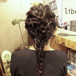 三つ編み×くるりんぱで作る！ガーリーなダウンスタイル☆　ヘアアレンジ　ロングヘア