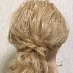いつものポニーテールと違う!こなれ感が一気にアップするおしゃれアレンジ☆ ヘアアレンジ ロングヘア