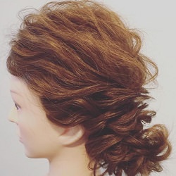 周りの人と差をつける!個性的なまとめ髪アレンジ ヘアアレンジ ロングヘア