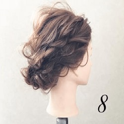 オシャレも小顔も手に入れる!フィッシュボーンでまとめ髪 ヘアアレンジ ミディアムヘア